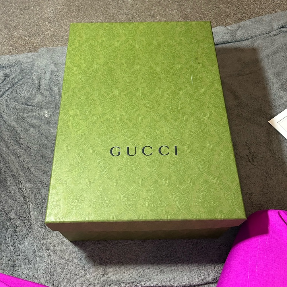 Gucci sneakers.. I HAVE THE RECEIPT